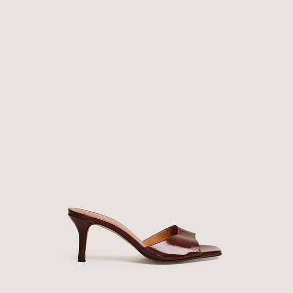 Mules à talonsen cuir brillant marron | VERTIGO