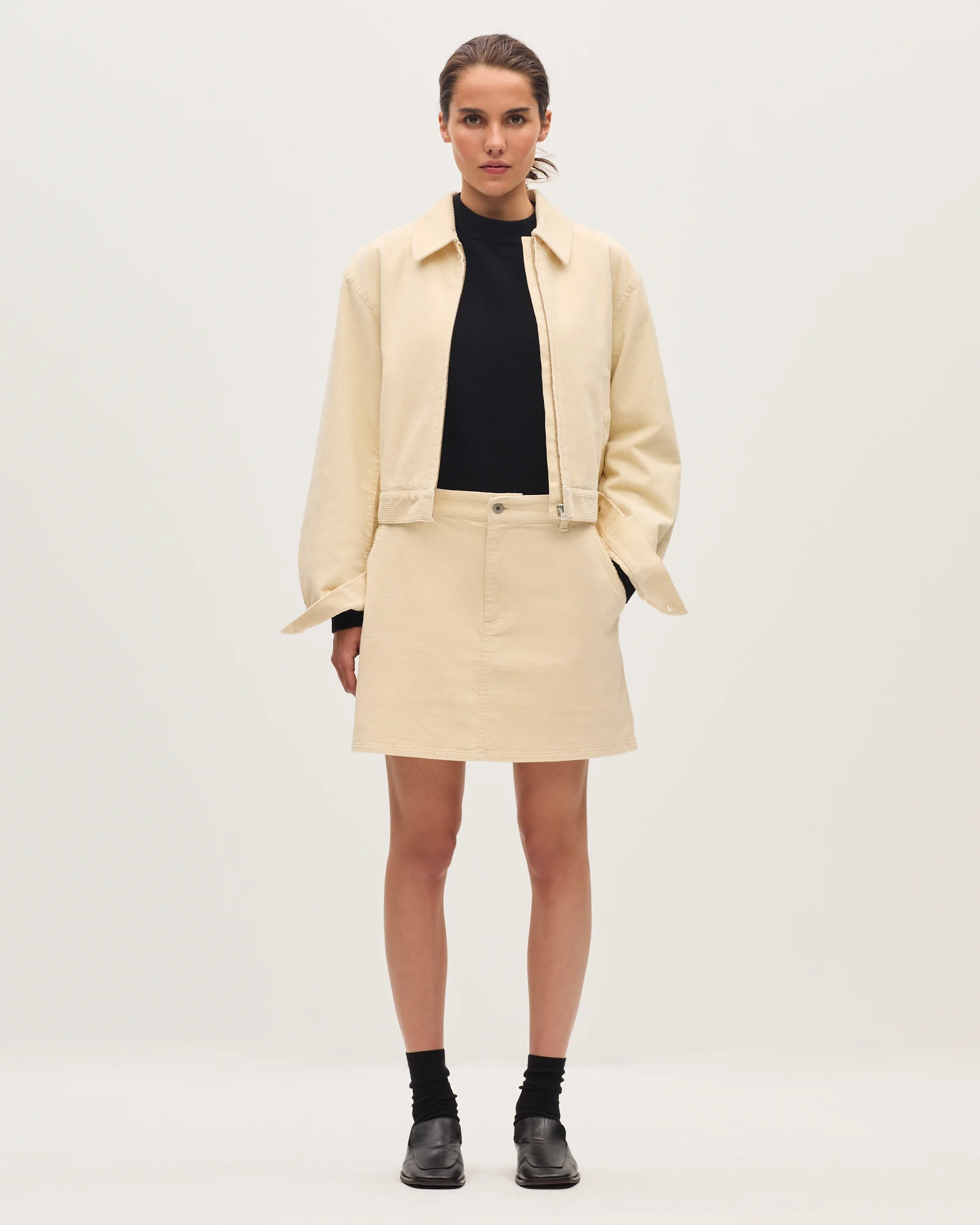 Jupe courte en velours côtelé