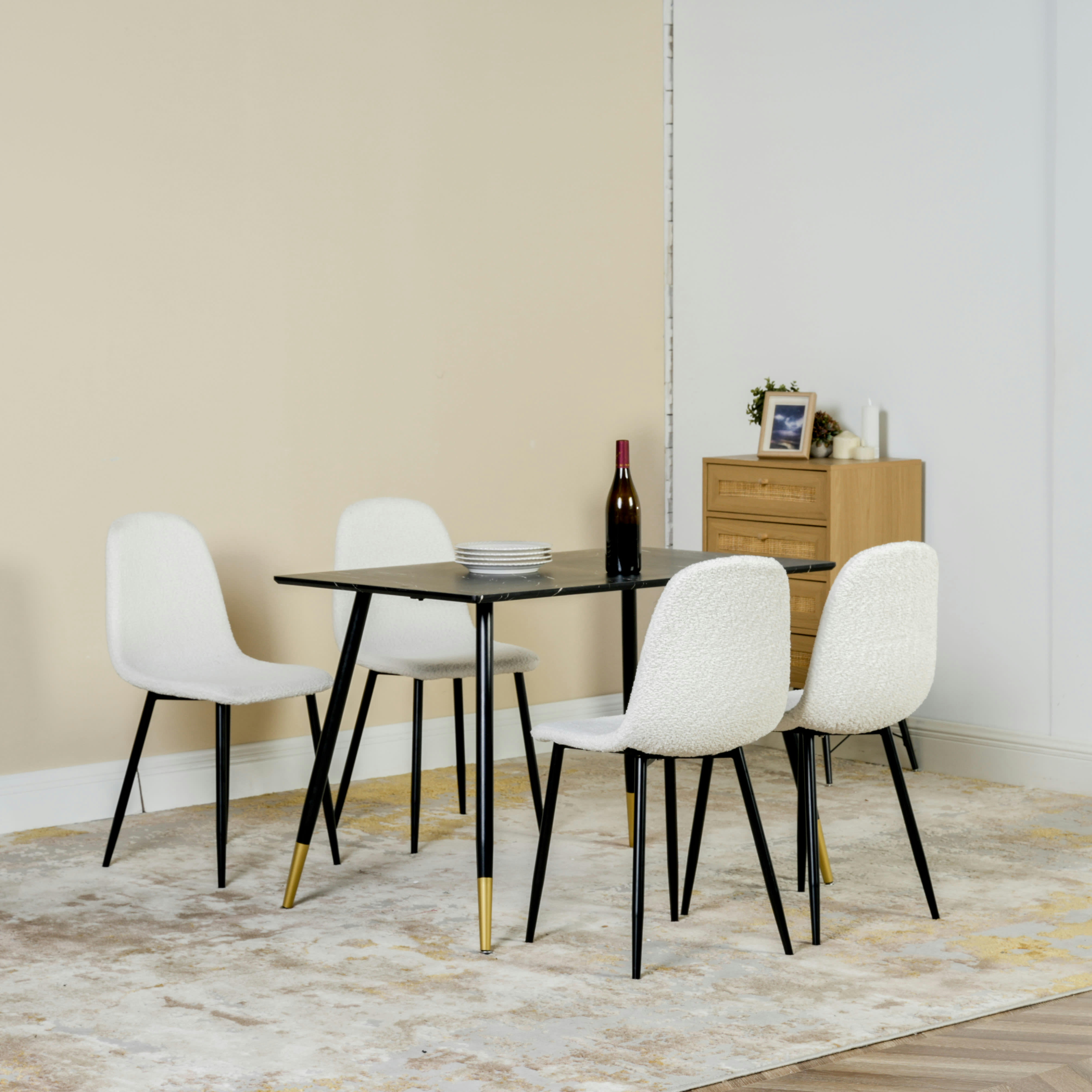 - Lot de 4 chaises scandinaves tissu bouclette écru pied noir