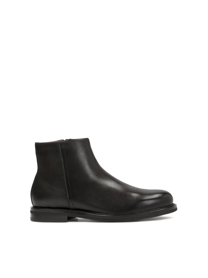 Classic black leather men's boots