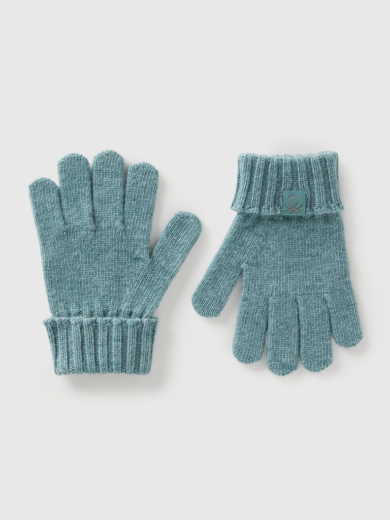 Gloves in viscose and wool blend