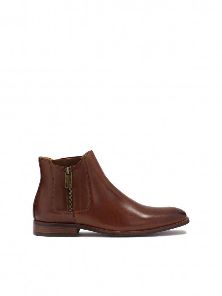 Men's leather boots in cognac color