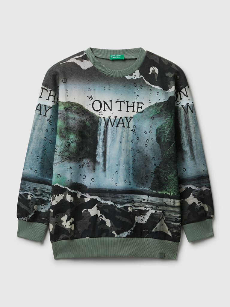 Sweatshirt with print