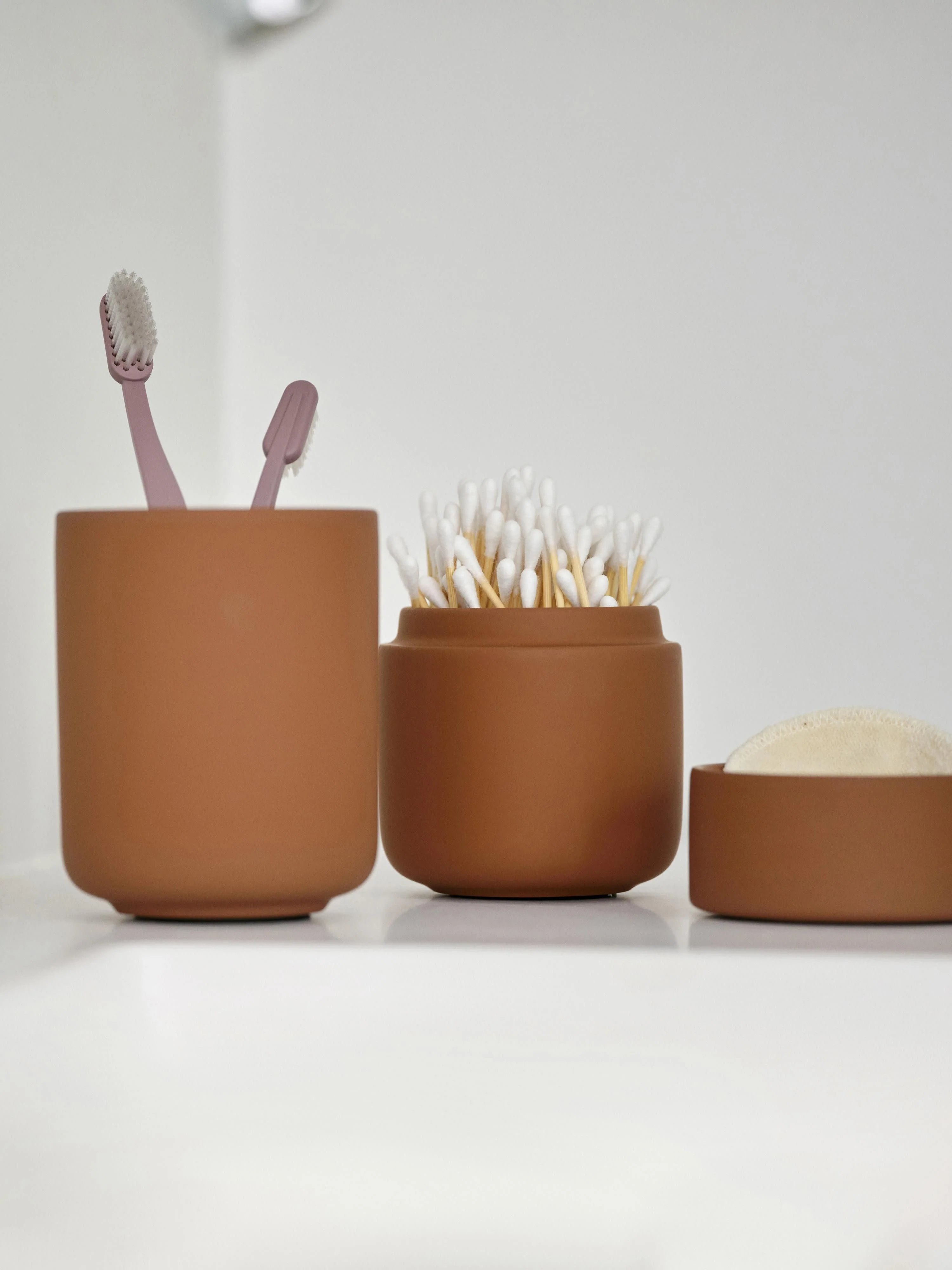 Zahnputzbecher Ume mit Soft-Touch-Oberfläche