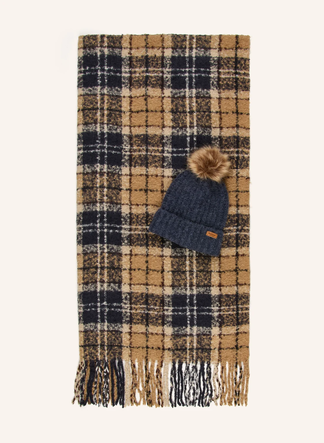 Barbour Set SALTBURN: Mütze mit Kunstpelz und Schal