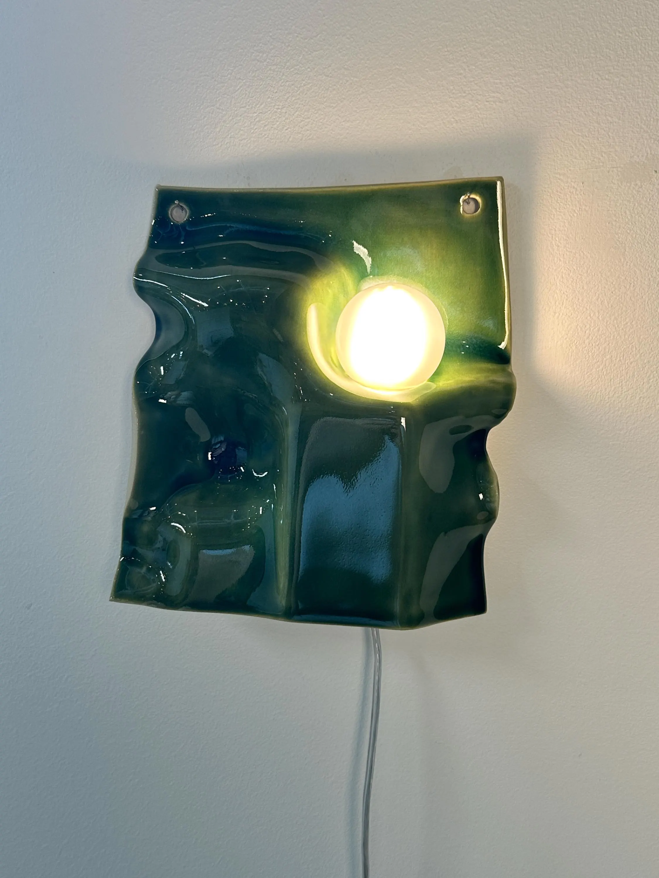 Green Plug-In and Hardwired Wall Sconce, Modern Ceramic Lamp, Easy Install Lighting for Bedrooms, Living Rooms, Dining Areas, Hallways