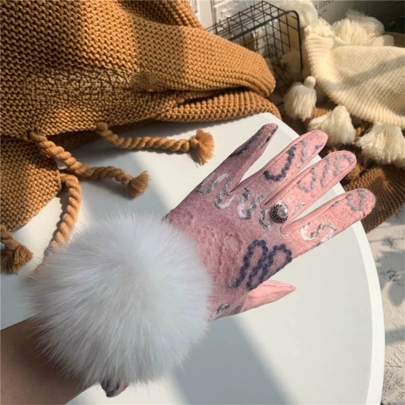 PEACH ACCESSORIES Embroidered Gloves with Faux Fur Pompoms
