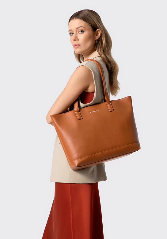 Damska torba na laptopa 15,6" z imitacji skóry brązowa