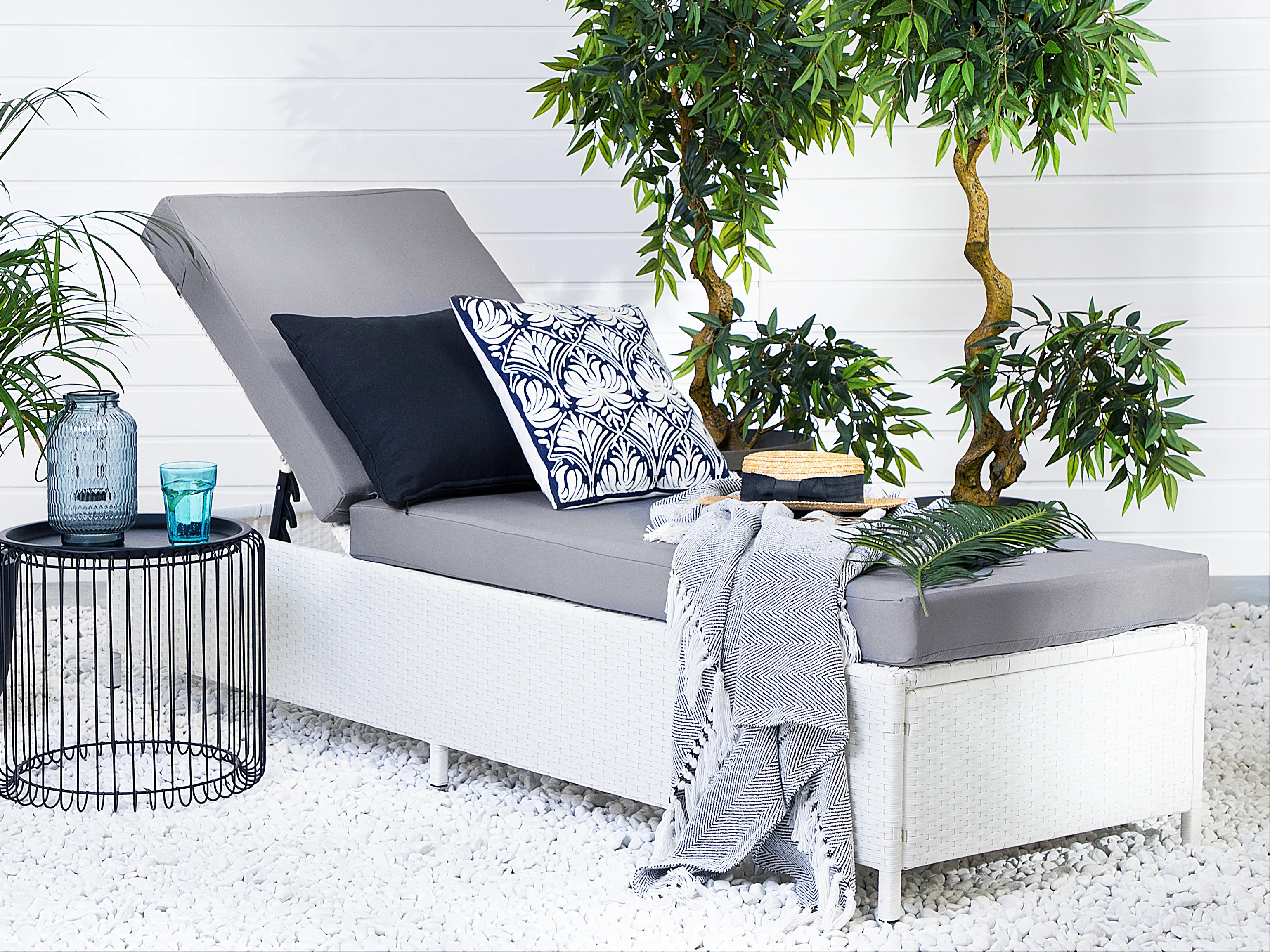 Sun Lounger with Cushion TURIN Reclining PE Rattan White