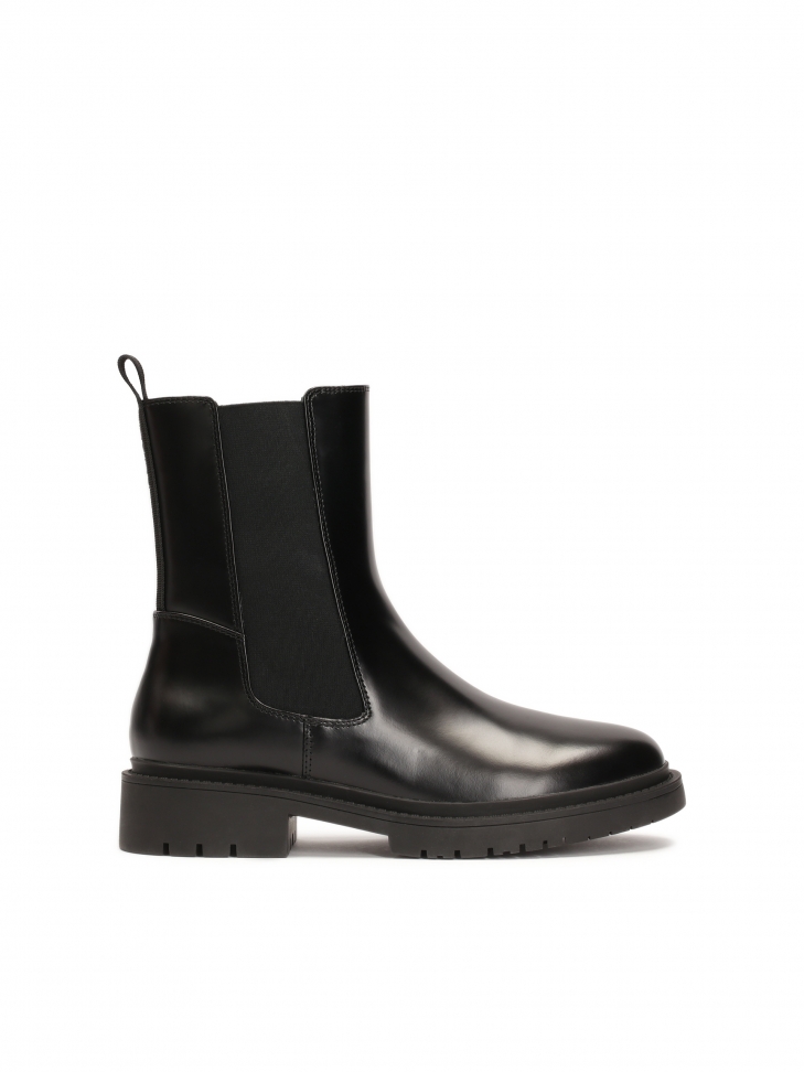 Black leather women's Chelsea boots