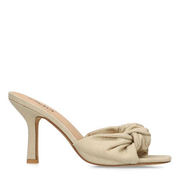 Beige muiltjes met hak en knoop detail
