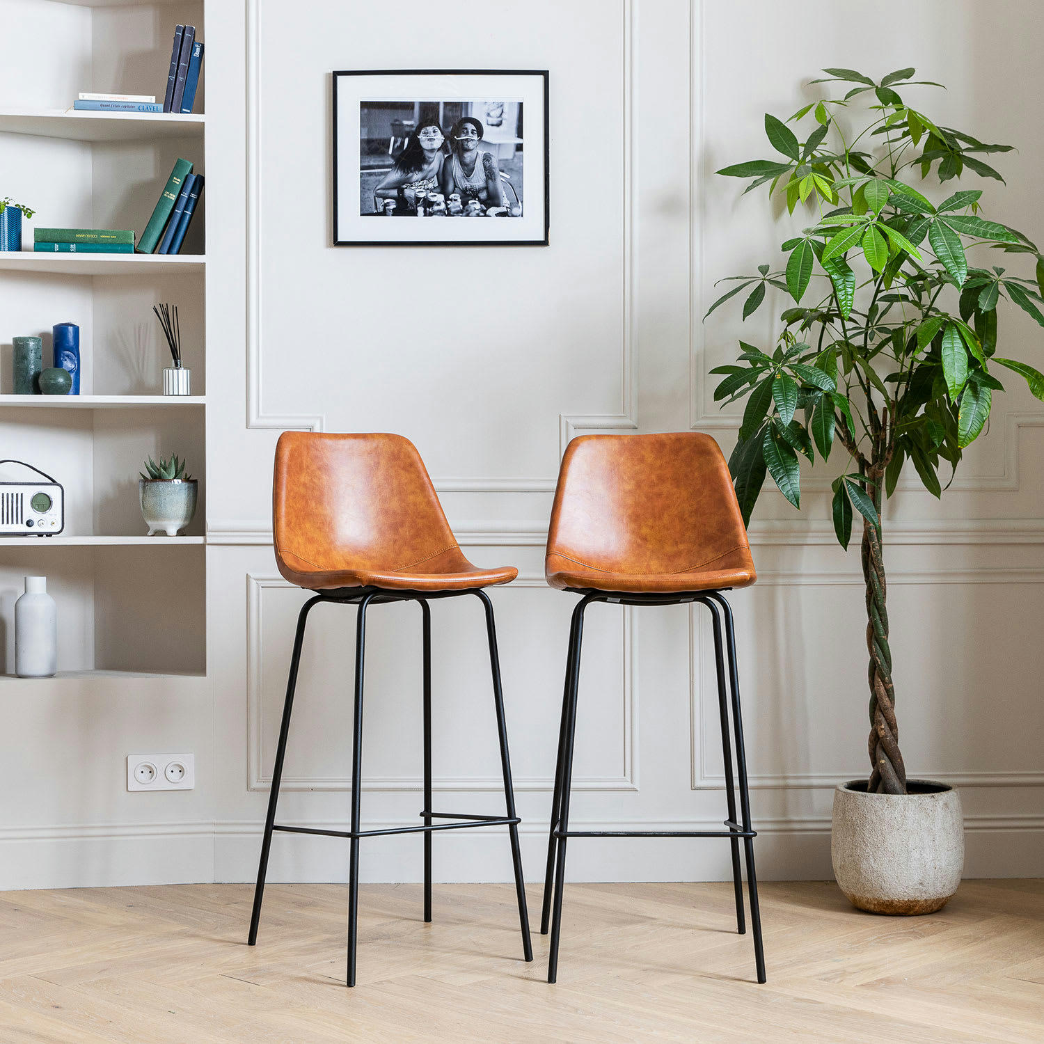 LUCIEN - Lot de 2 tabourets de bar vintage 75cm en simili cuir cognac