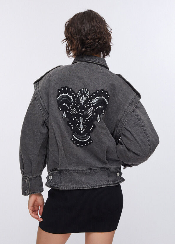 Giacca in denim con ricamo dietro