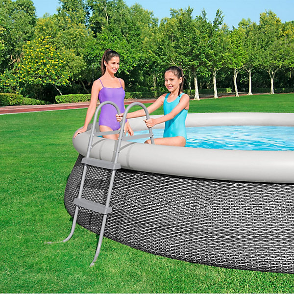 Echelle pour Piscine Bestway Flowclear 112x66x116 cm pour Piscines Demontables de 84 cm