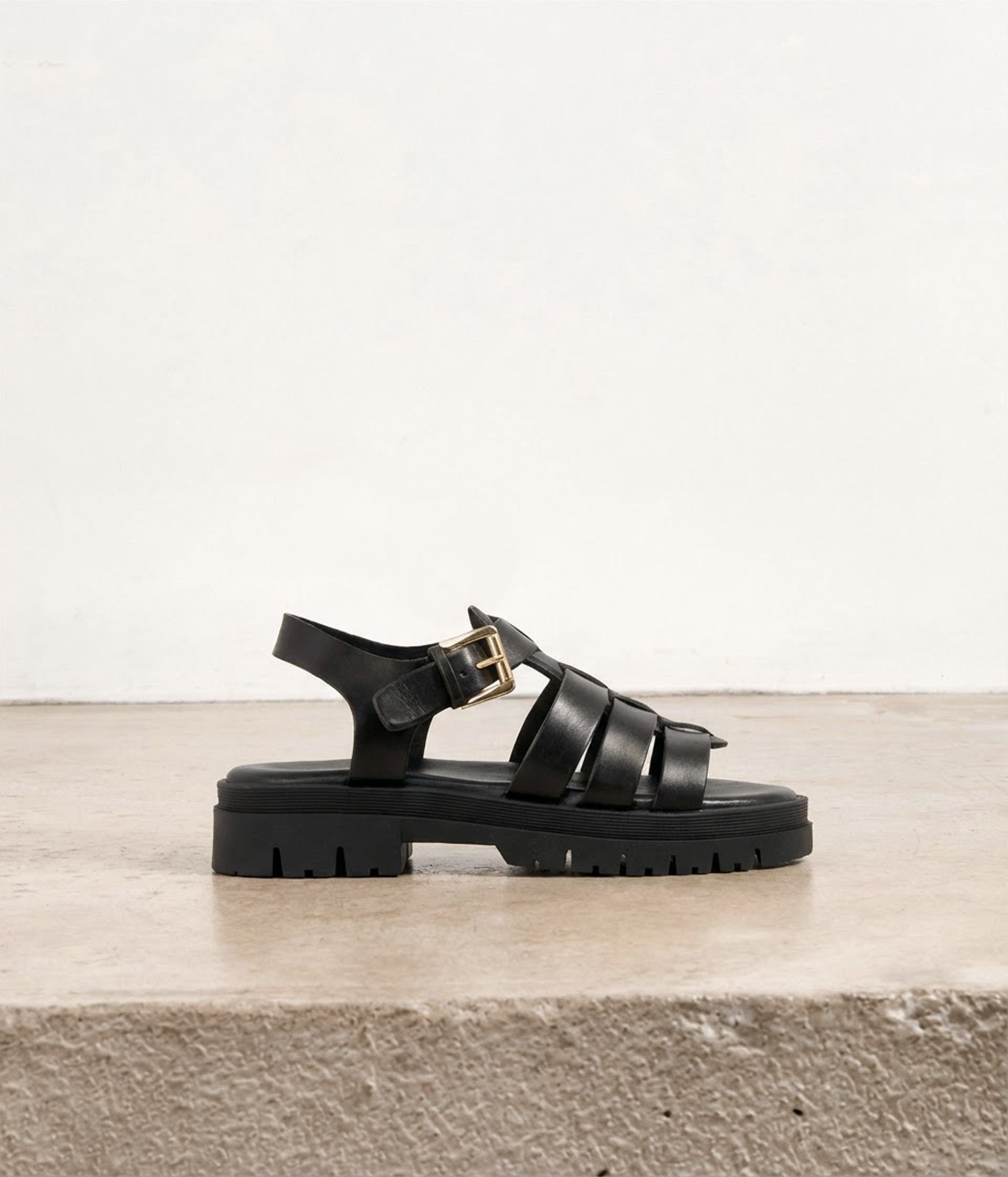 Sandales en cuir noir Loupa