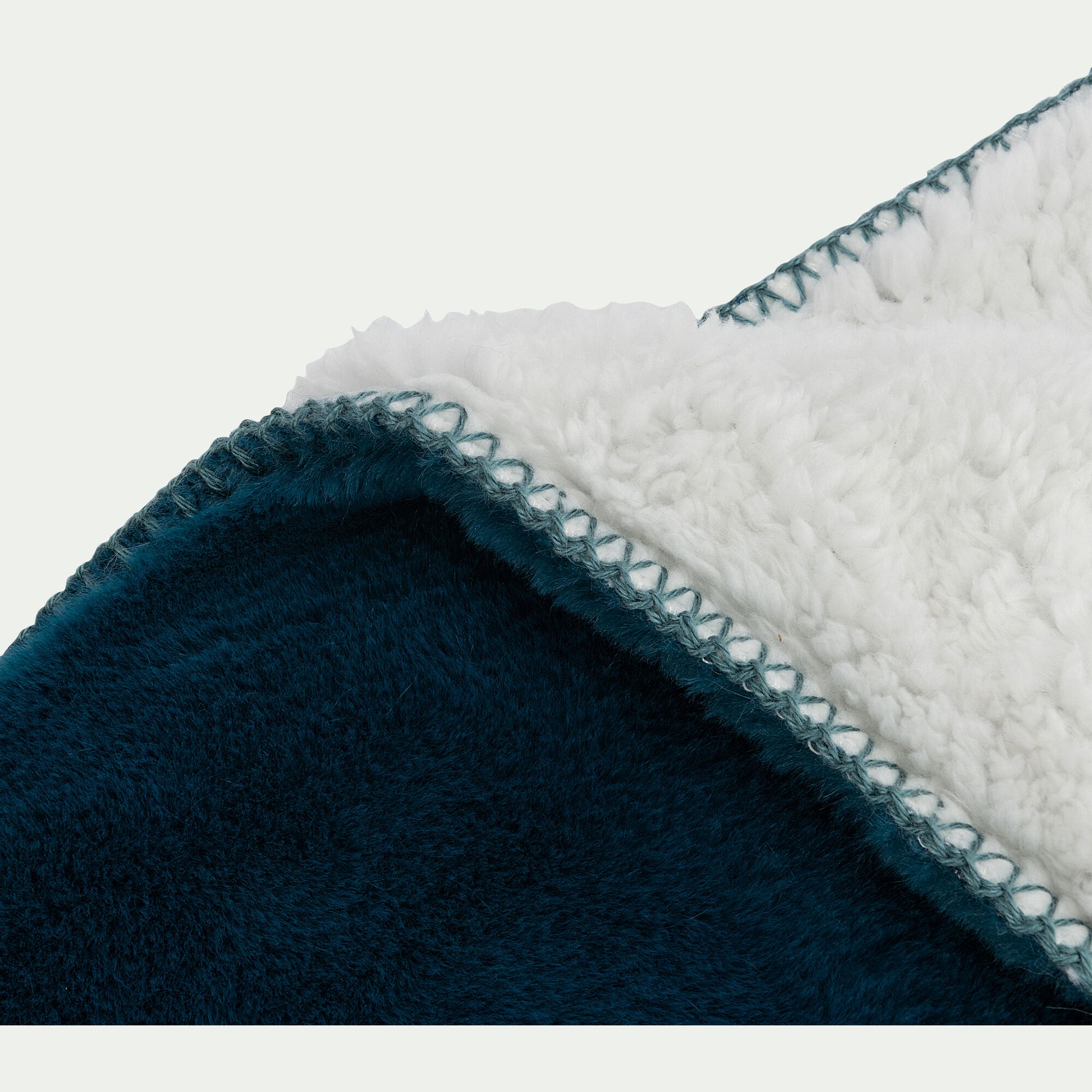 MARIUS - Couvre lit imitation fourrure- bleu figuerolles 180x220cm