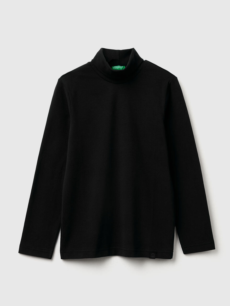 Long sleeve turtleneck t-shirt