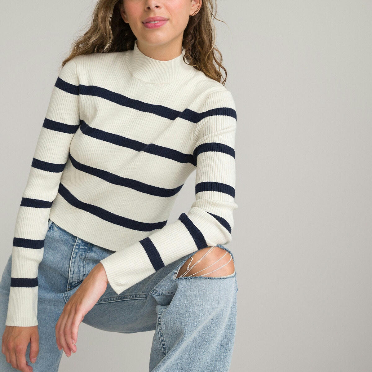 Pull cropped, col montant à rayures