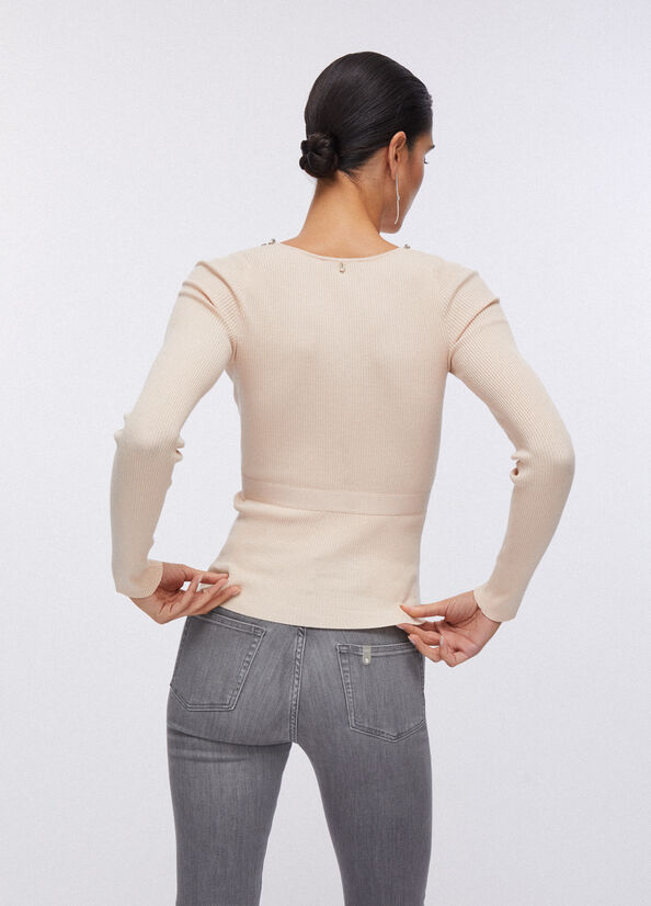 Maglia con ricami gioiello