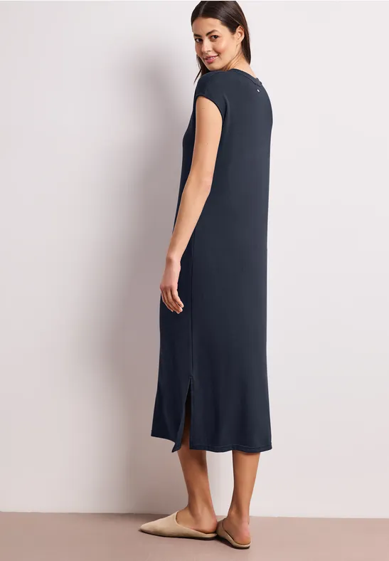 Midi-Kleid mit V-Neck im Strick-Look