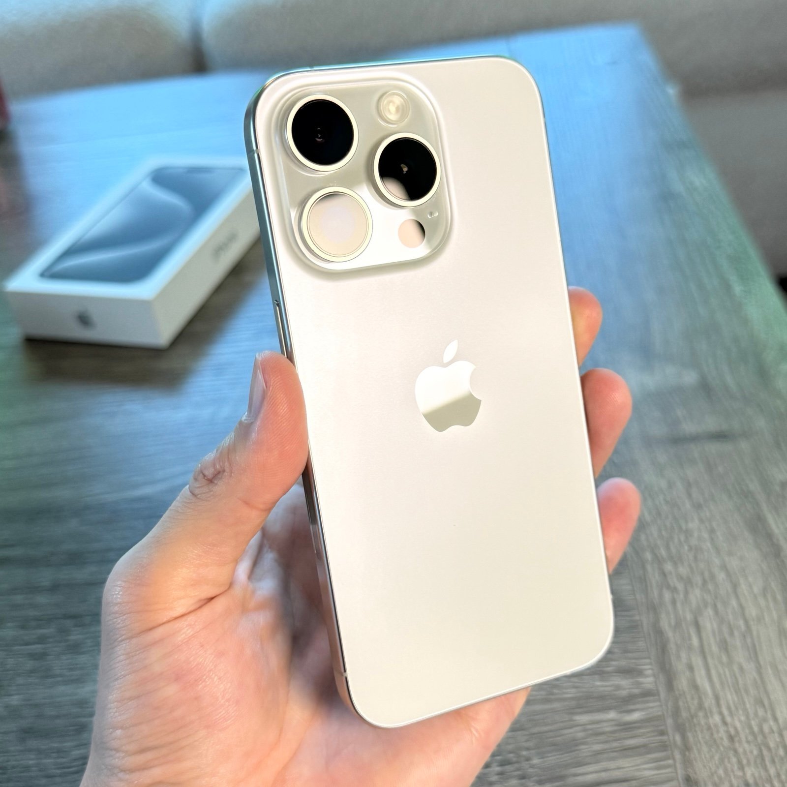 iPhone 15 Pro 256Gb - White Titanium - Fully Unlocked