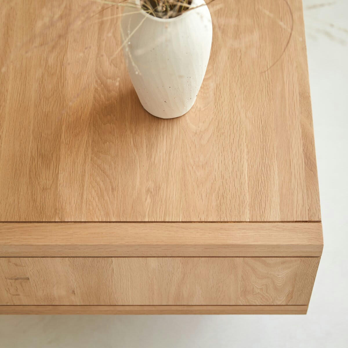 JONÀK - Table basse en chêne massif