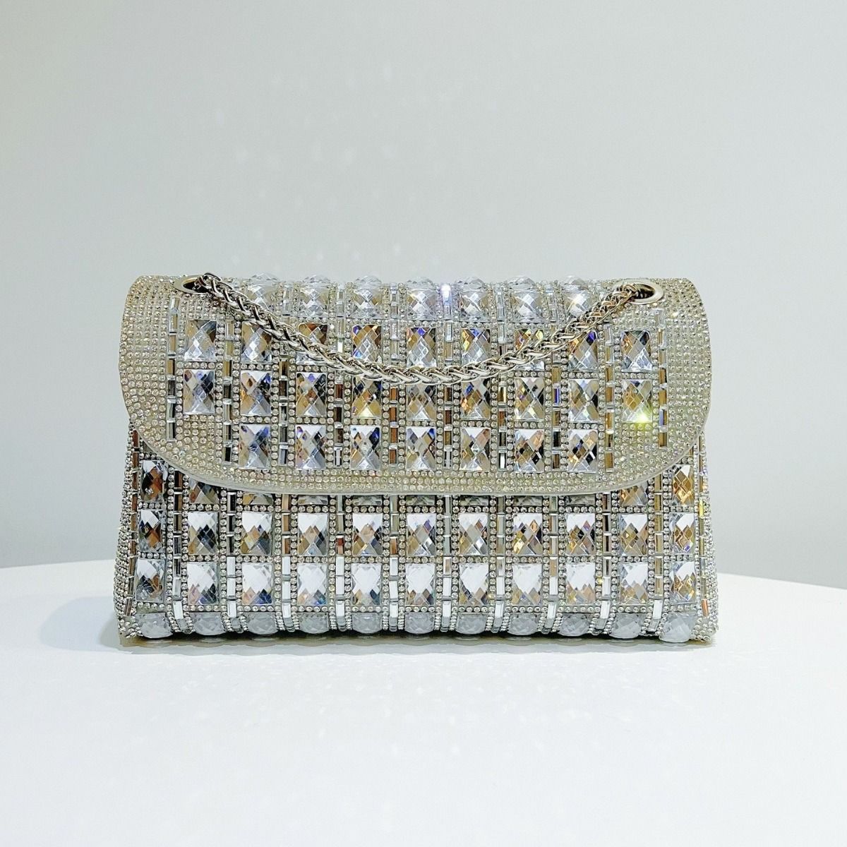 PEACH ACCESSORIES Geometric Rhinestone Clutch in Silver