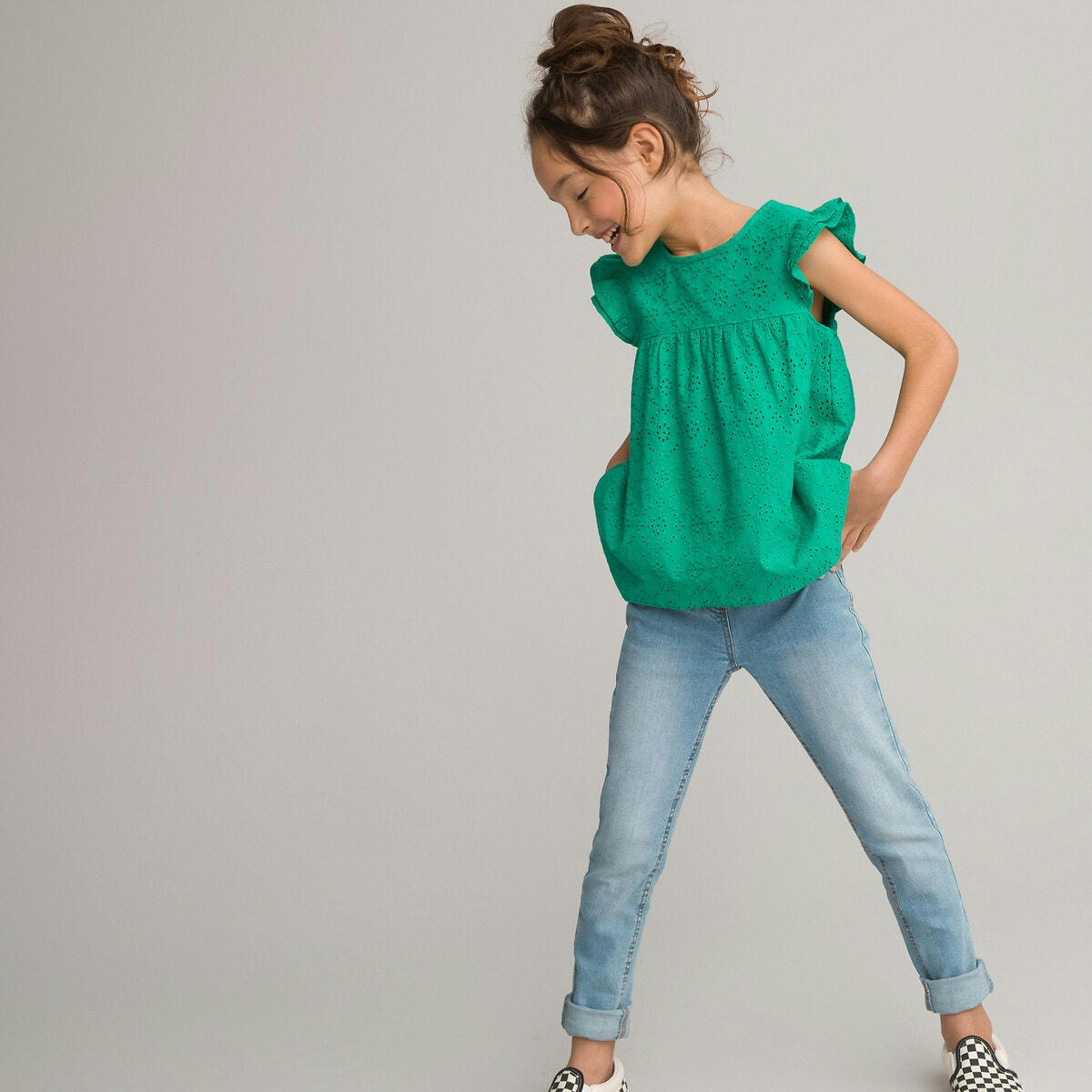 Blouse sans manches en broderie anglaise