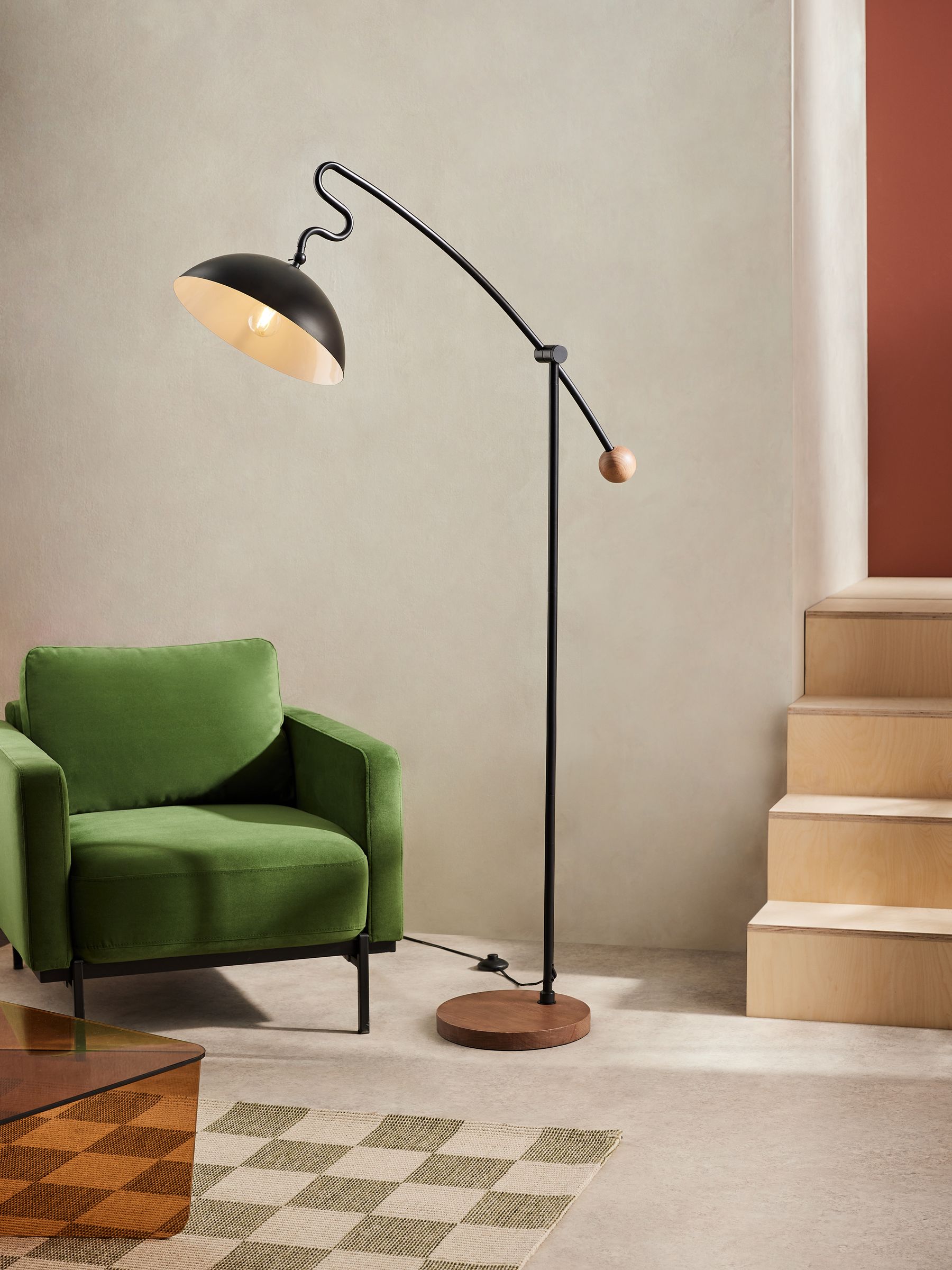 Avery Floor Lamp in Black