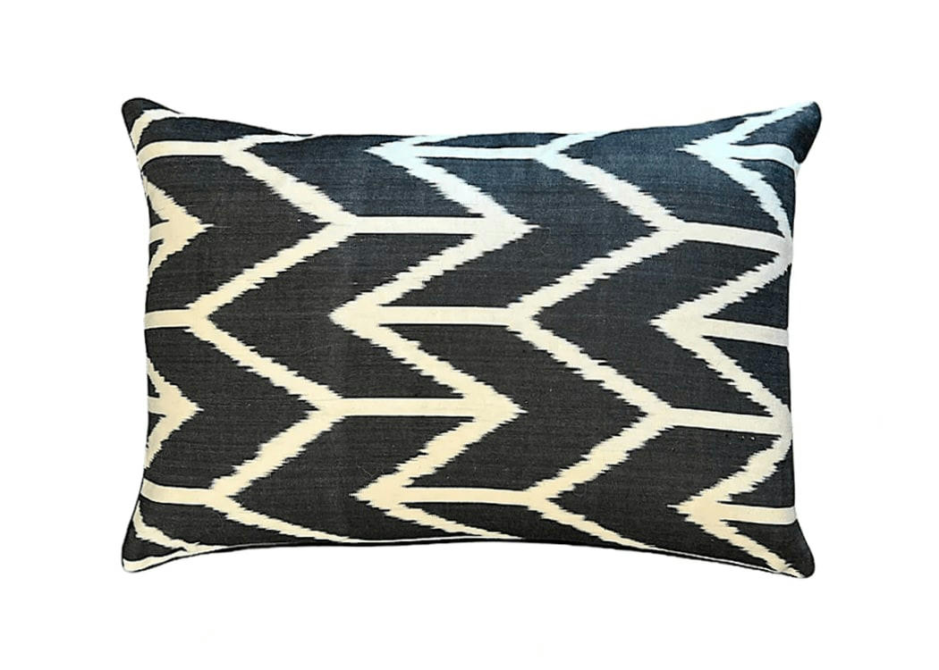 - Housse de coussin double soie ikat  40x60 noir