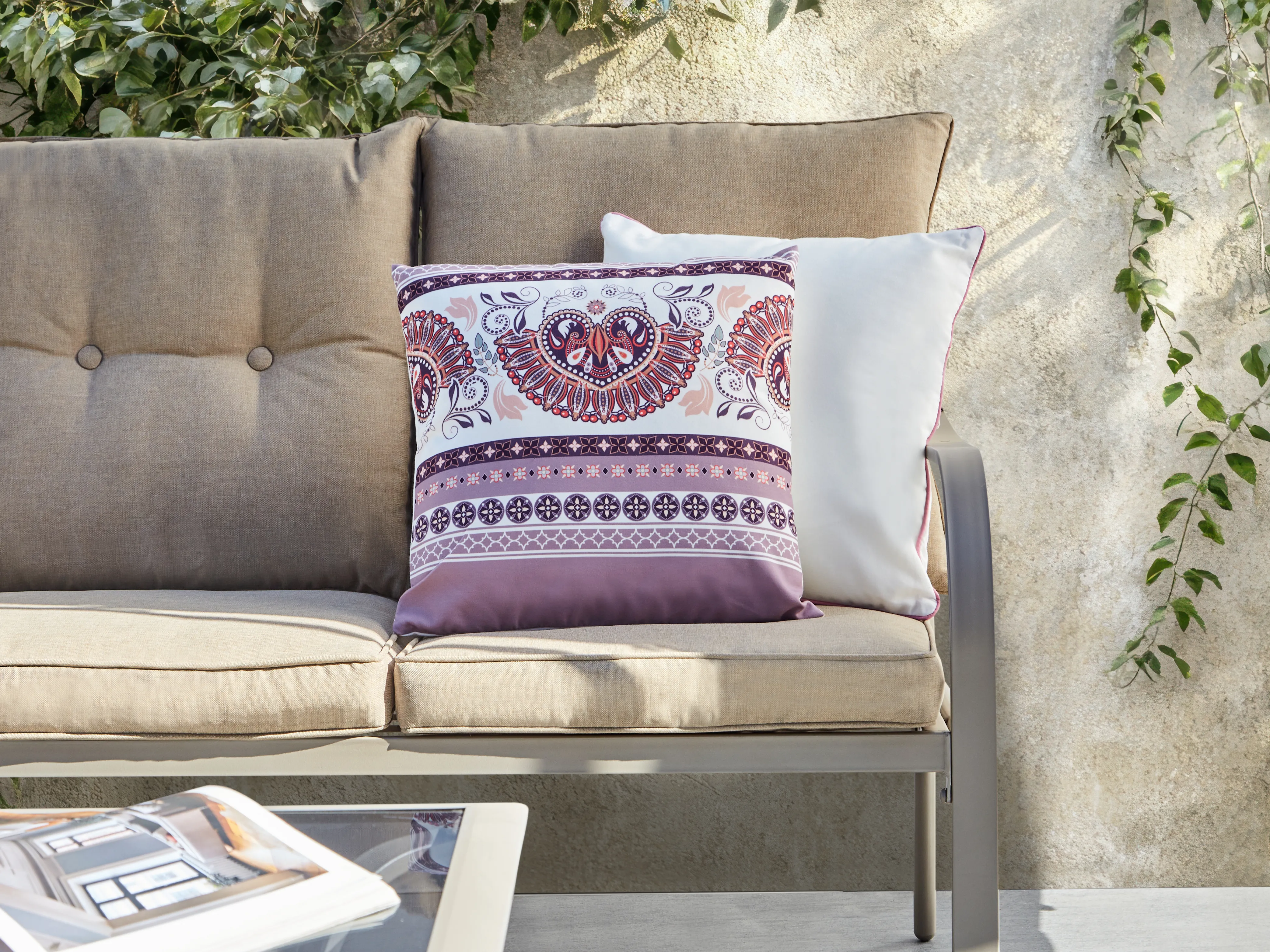 Set of 2 Outdoor Cushions TVISTA Oriental Pattern 45 x 45 cm Purple