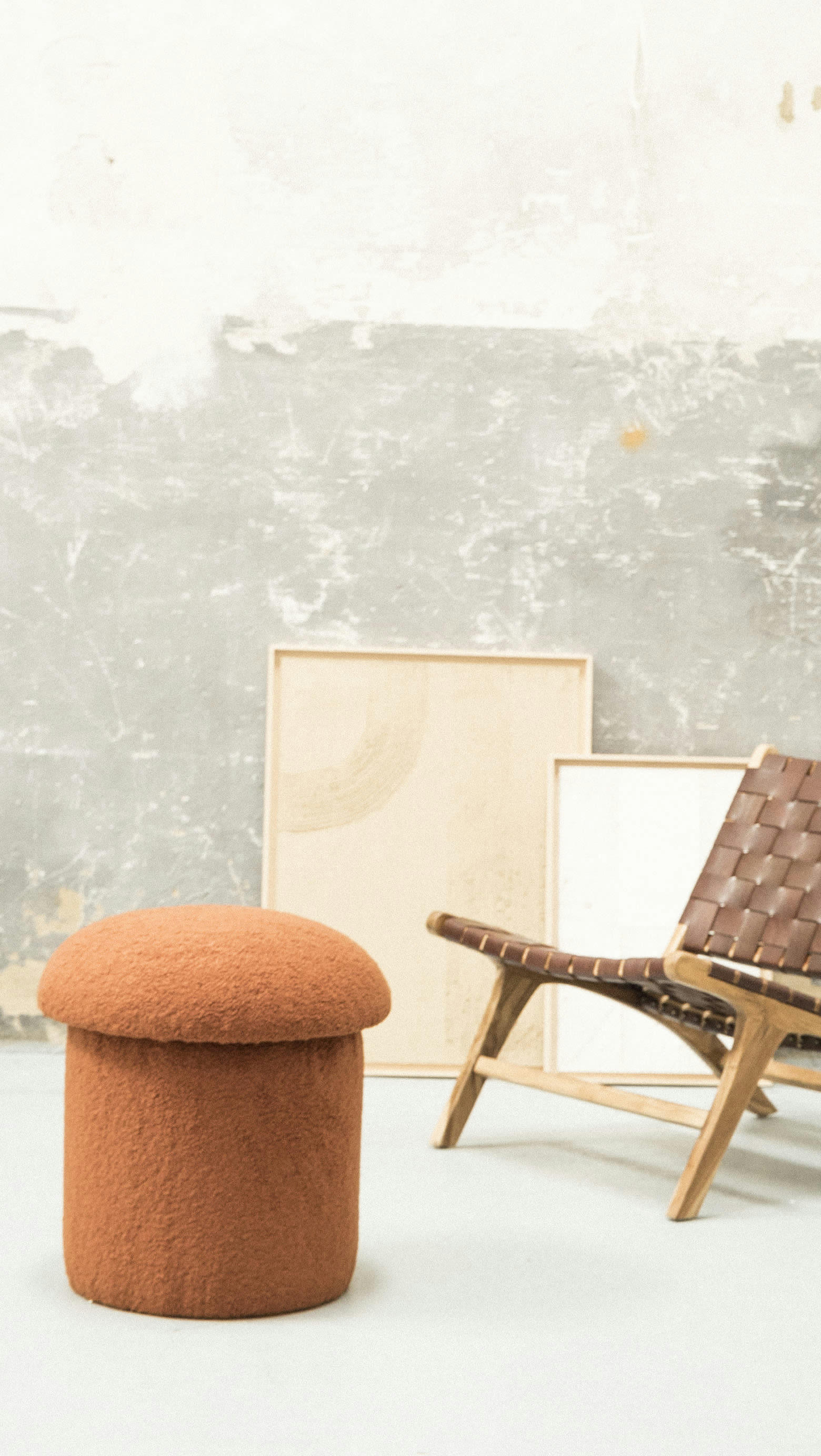 YAELLE - Pouf tapissé avec tissus bouclé en forme de champignon couleur tuile