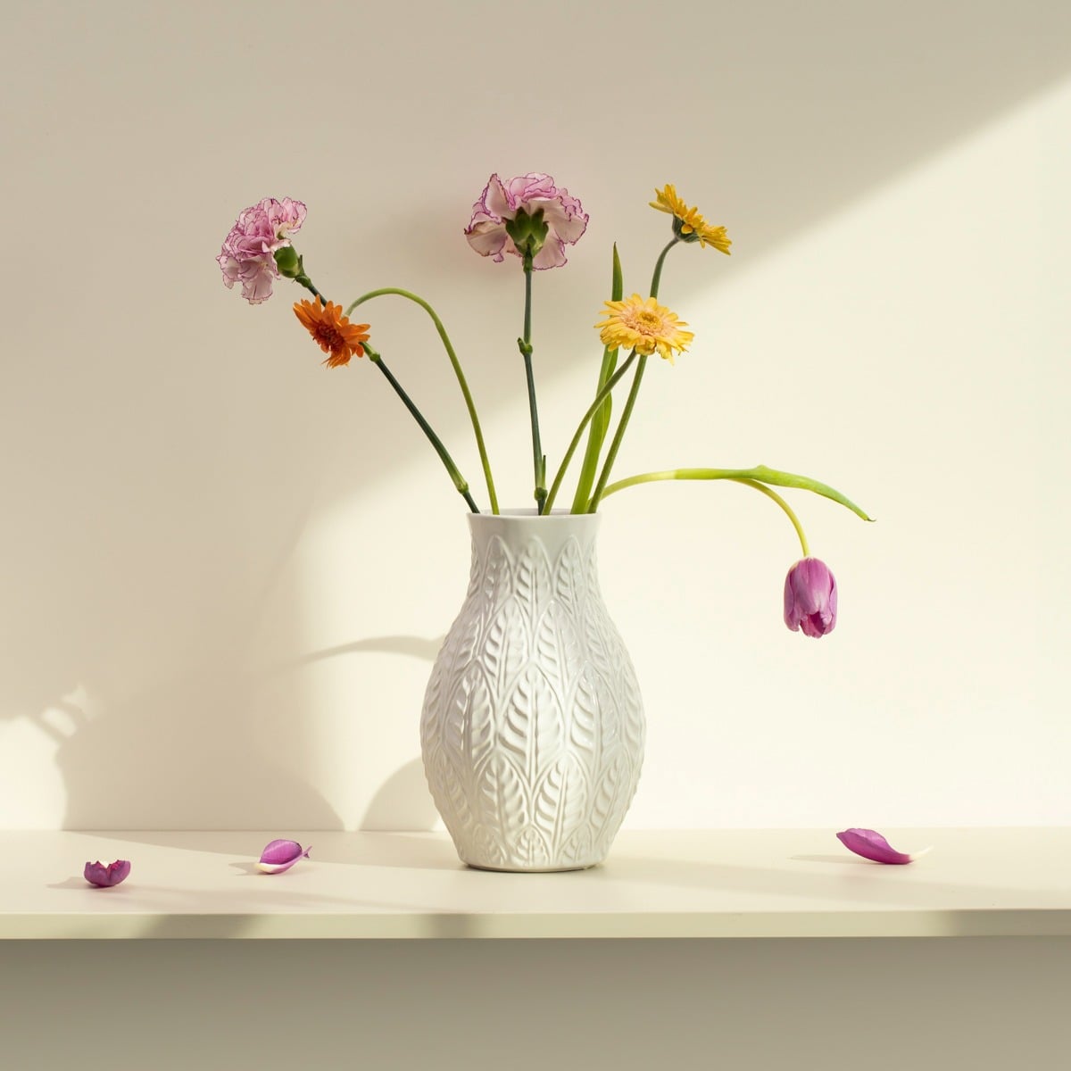 Wazon NATTO ceramiczny z tłoczeniami biały 15x24 cm