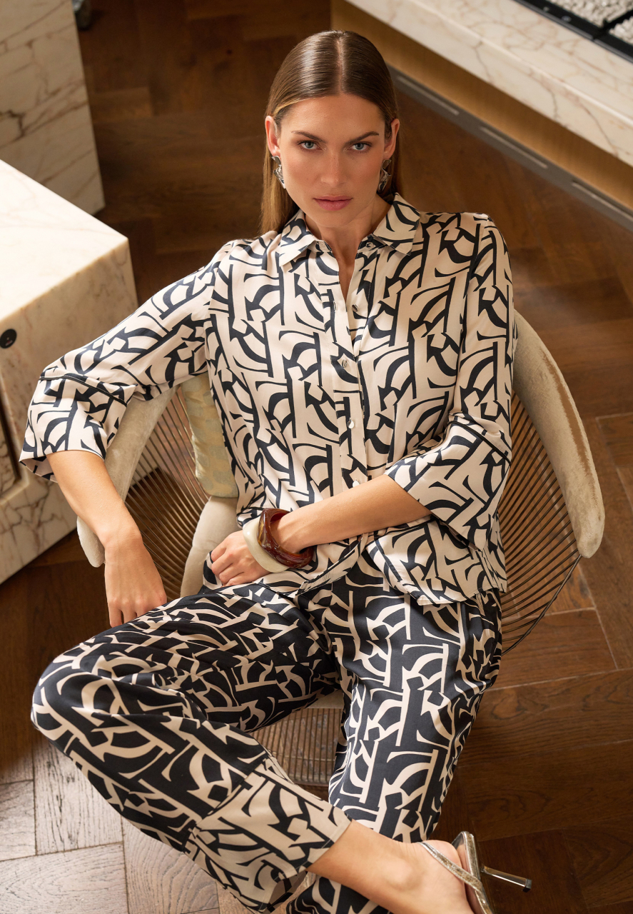 Bluse mit grafischem Print