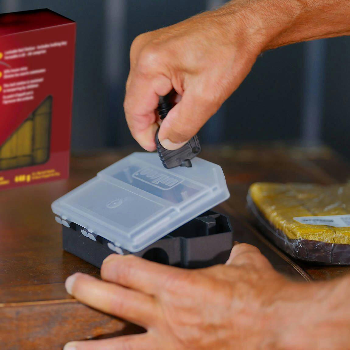 Wilson MouseOut Indoor Reusable Mouse Poison Bait Station Kit, with Warfarin, 16-pk