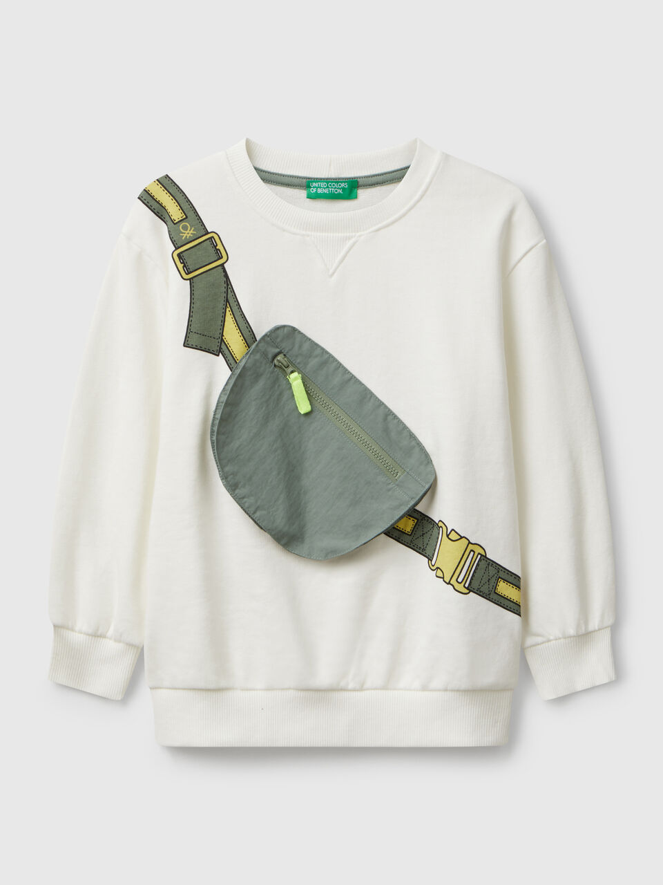 Sweatshirt with kangaroo pocket
