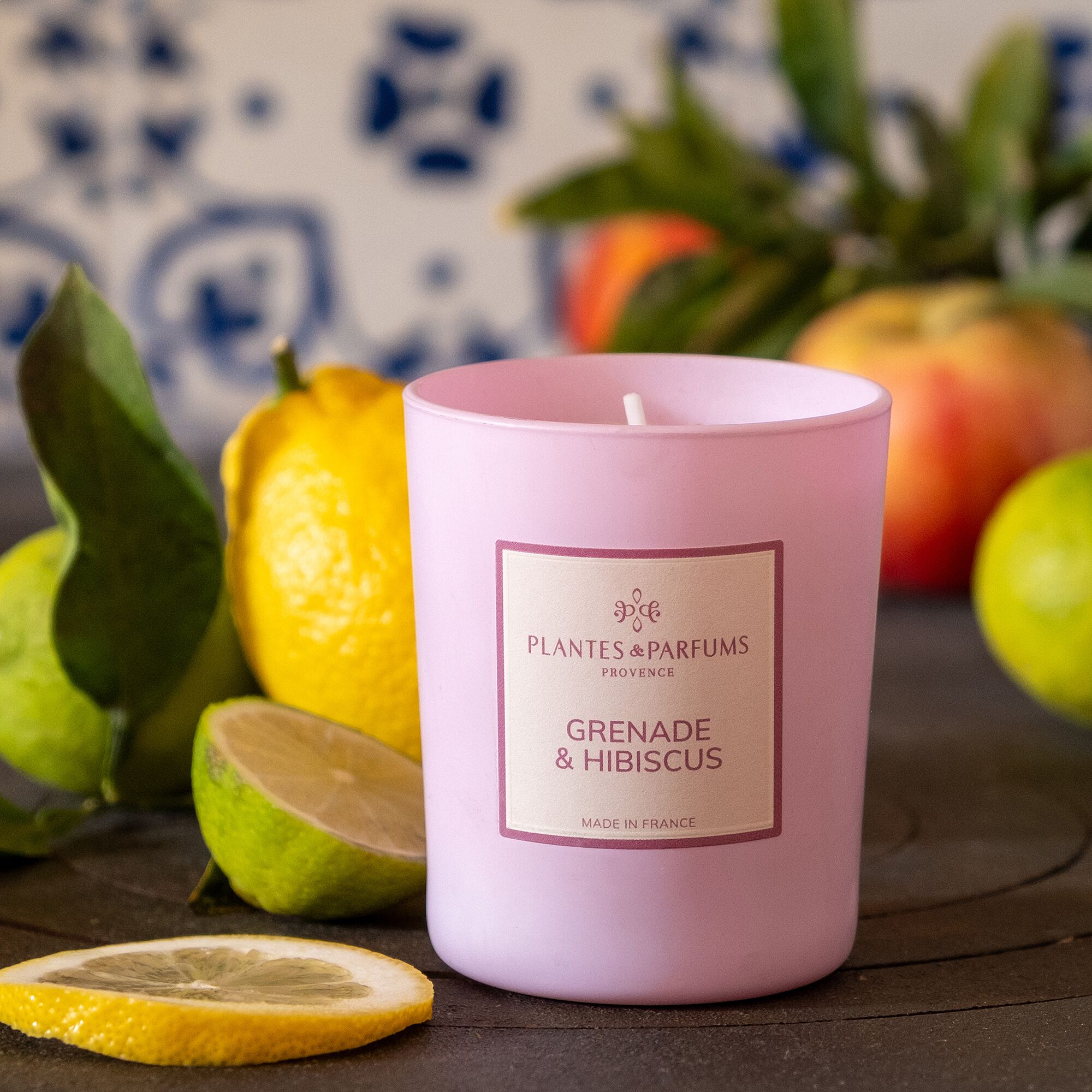 MANON - Bougie parfumée senteur Grenade Hibiscus 180g