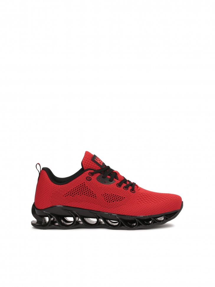 Men’s red sneakers made of breathable fabric