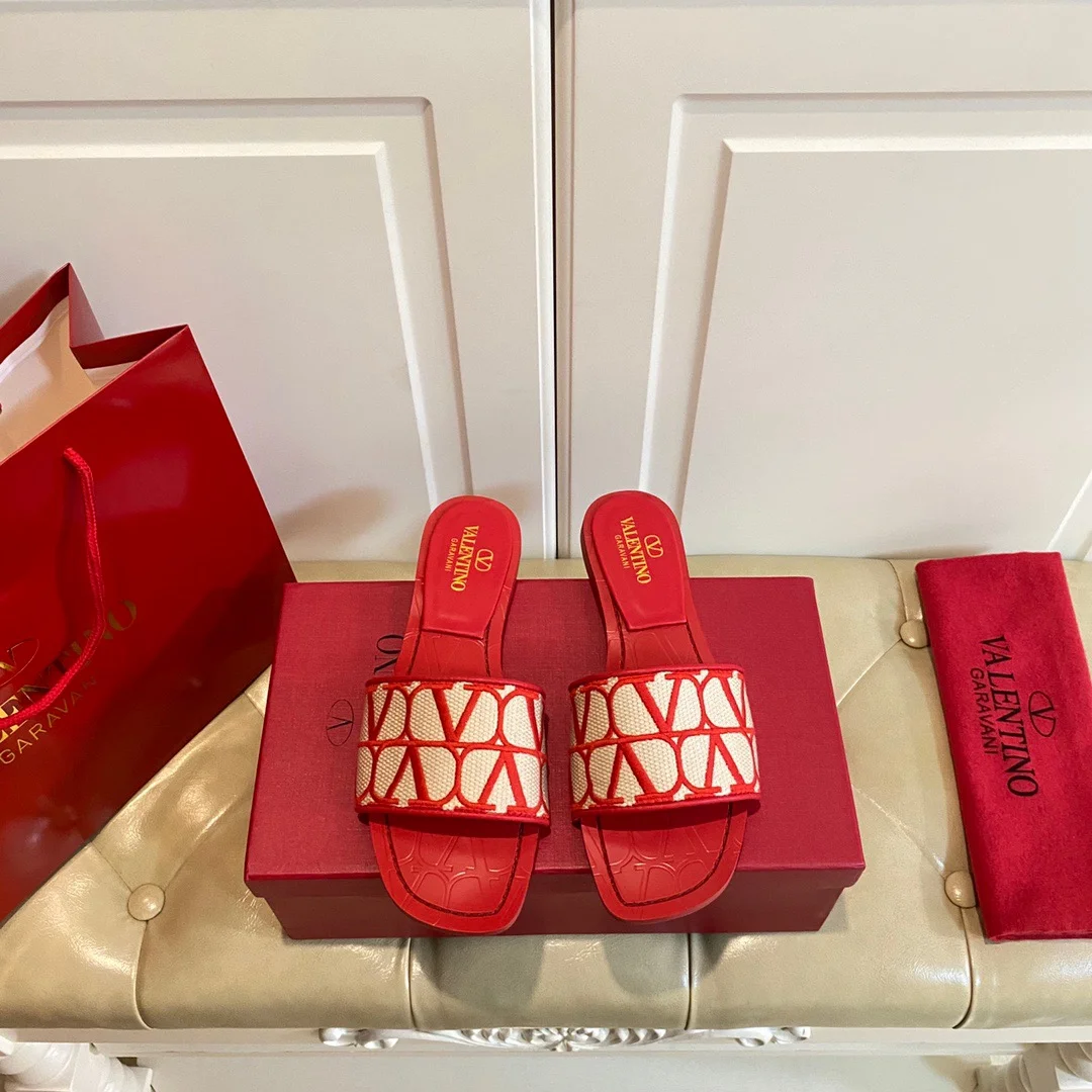 Valentino Everything Fits Comfortably Slide Sandal