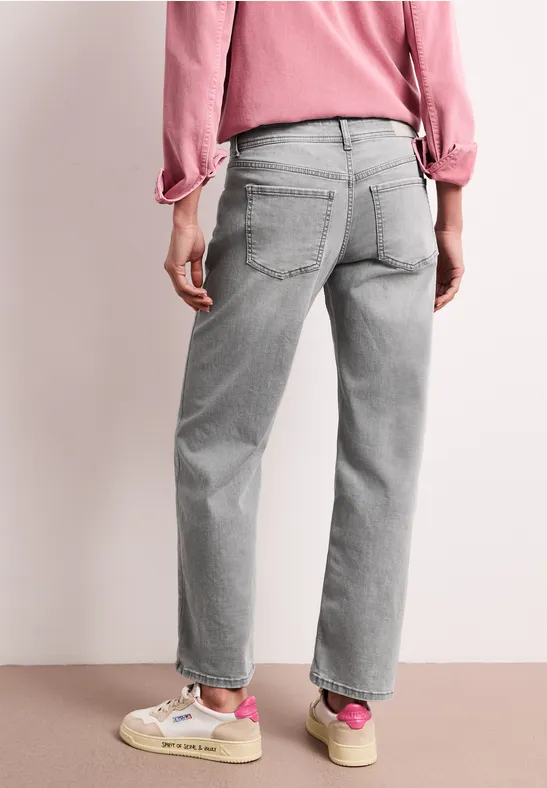 Mid Waist Straight Leg Jeans im Casual Fit