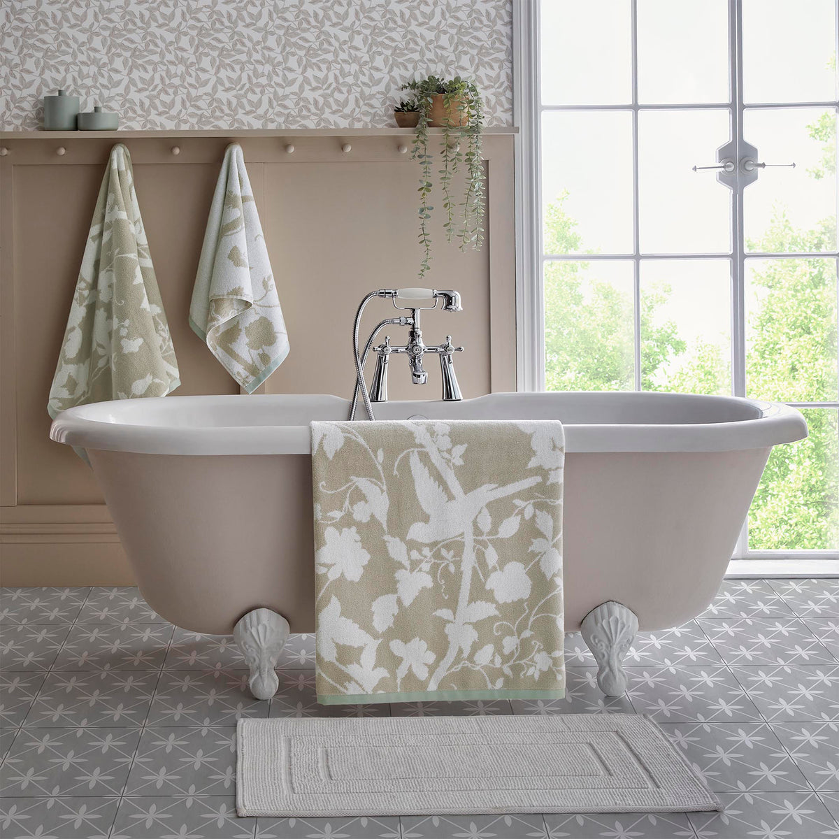 Laura Ashley Badhanddoek Oriental Garden Dove Grey 70x125cm