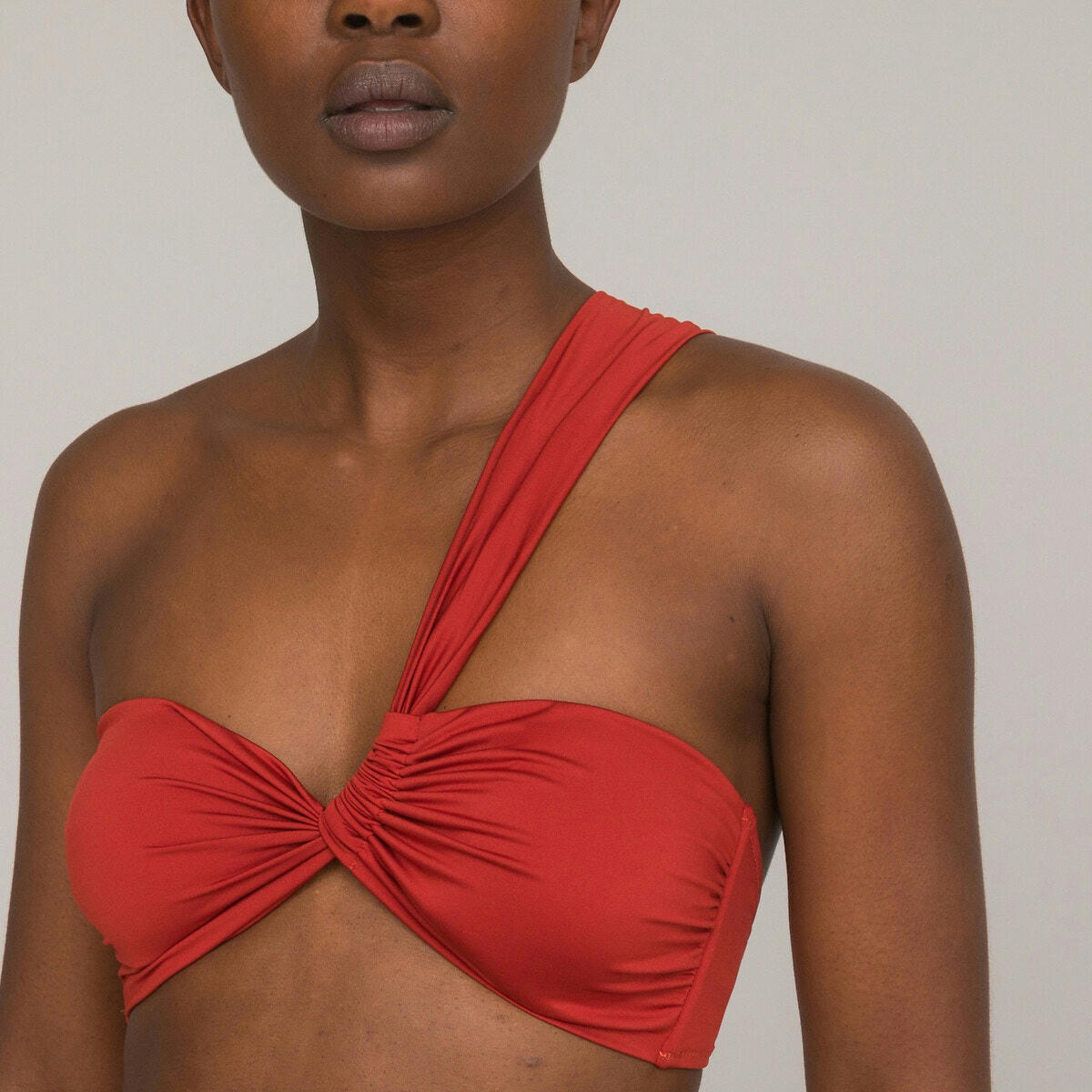 Haut de maillot de bain asymétrique