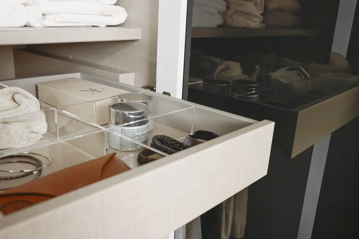Drehtürenschrank Skat