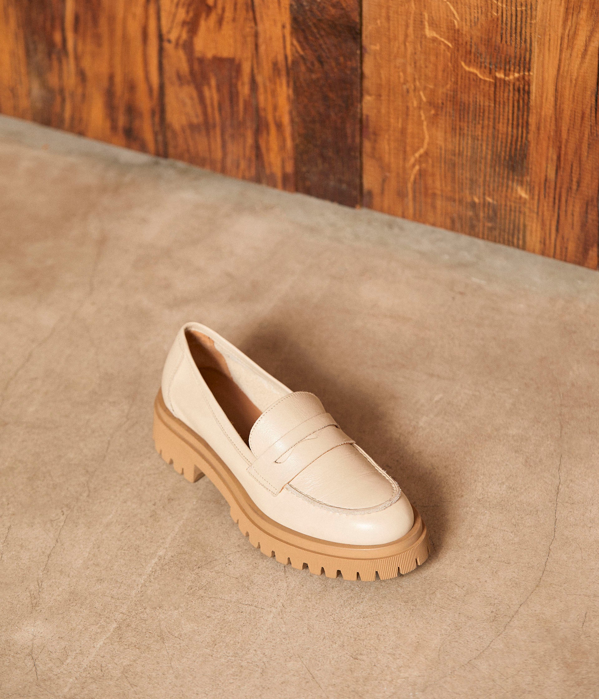 Mocassins semelles crantées écru Pharell