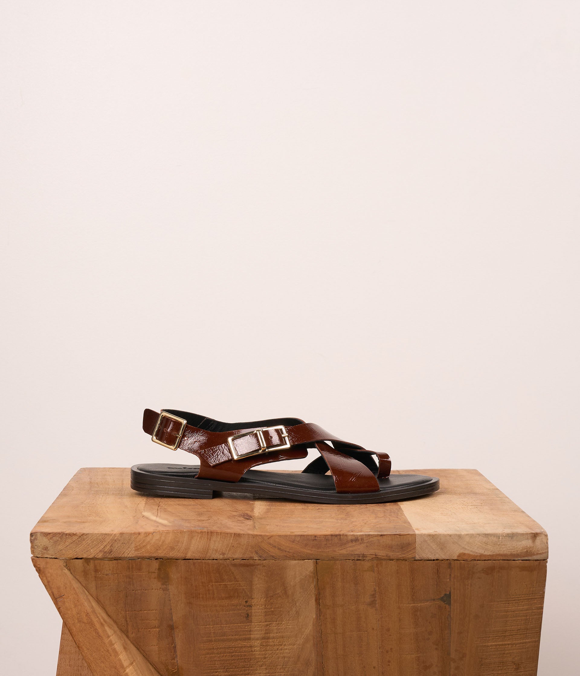 Sandales vernies marron Pita
