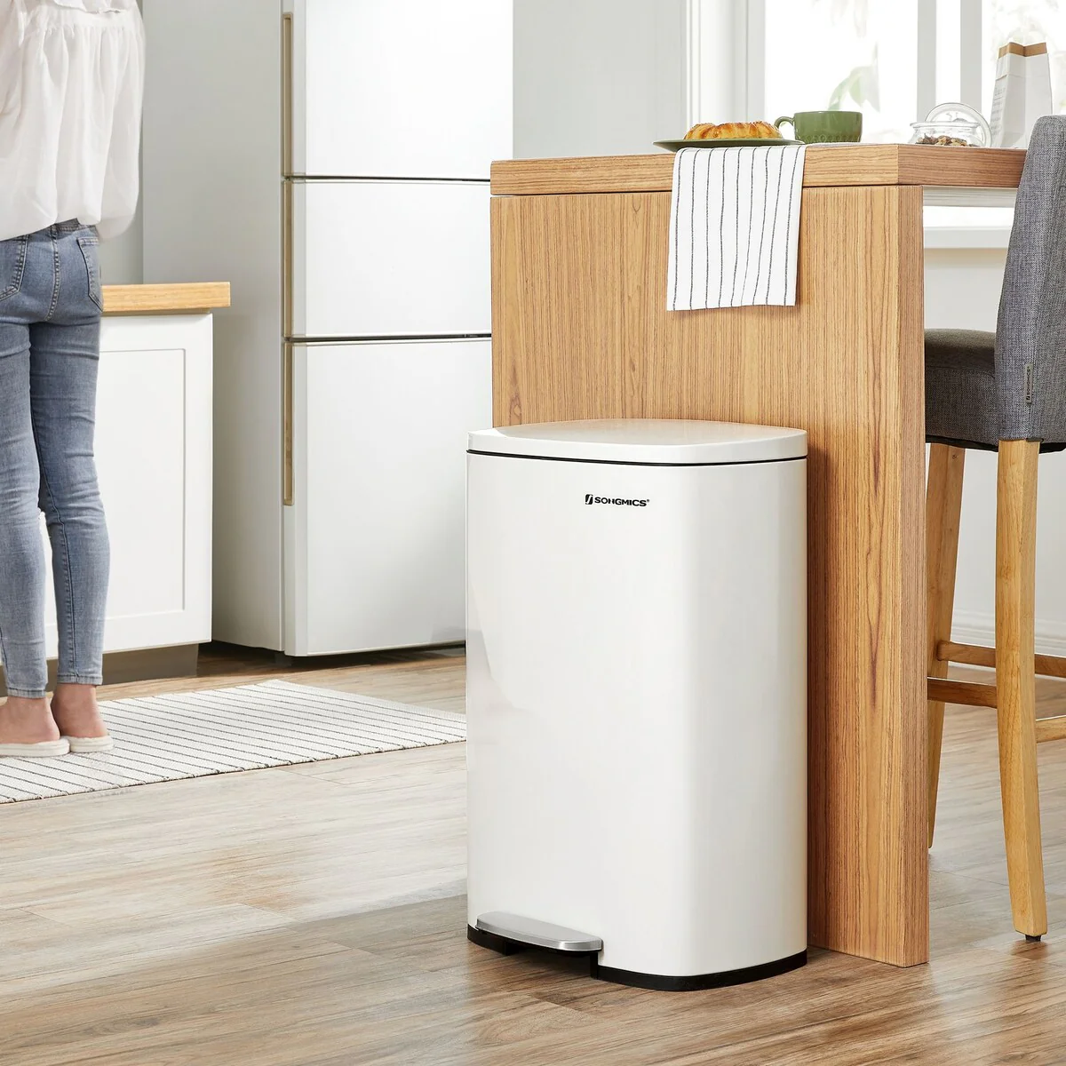 SONGMICS 13.2 Gallon Trash Can, Stainless Steel Garbage Can, White