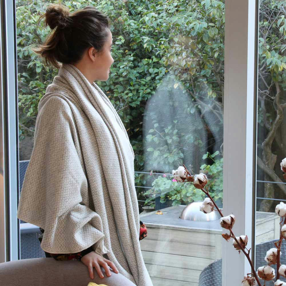 GRIS ARGENT - Plaid cachemire et laine chevrons gris argenté 130 x 230 cm