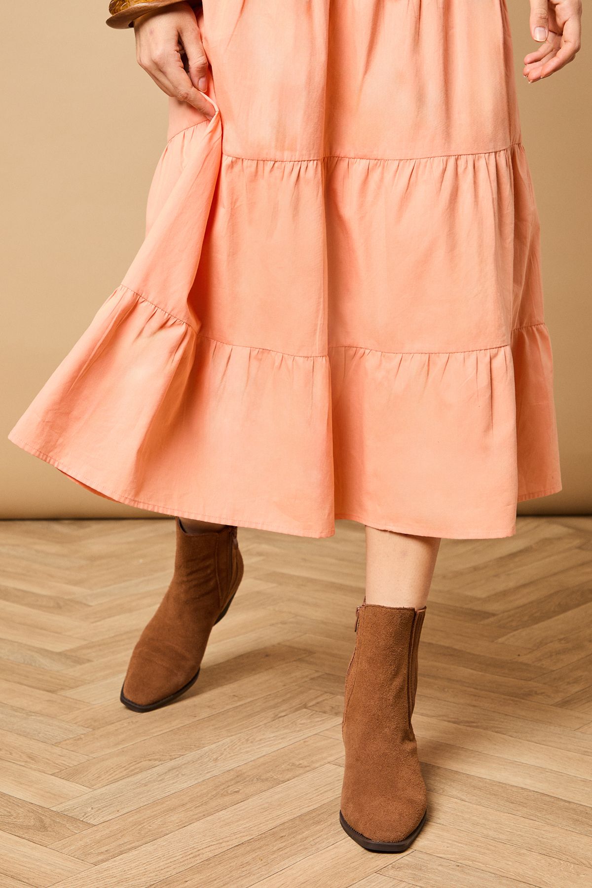Oasis Quinn Suede Low Block Heel Western Chelsea Ankle Boots