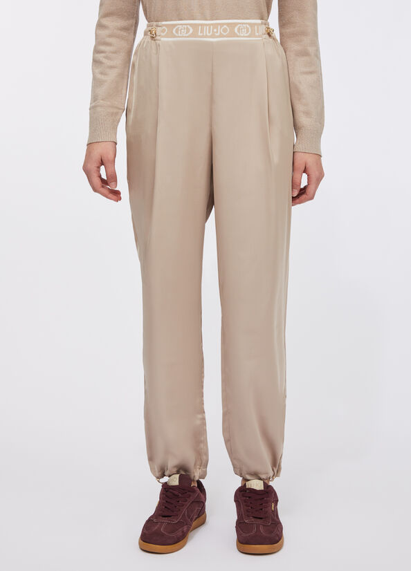 Pantaloni in raso