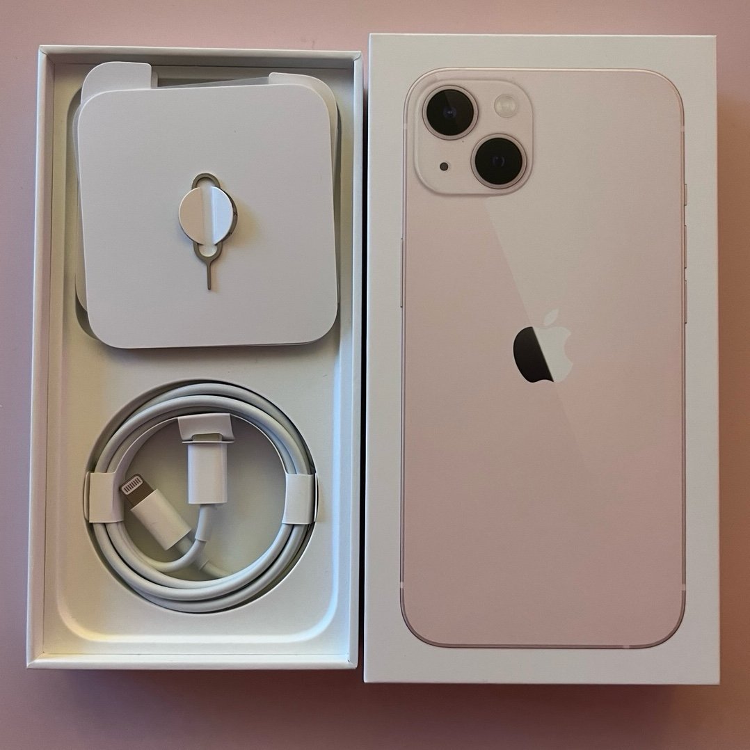 Apple iPhone 13 128 GB in Pink Unlocked